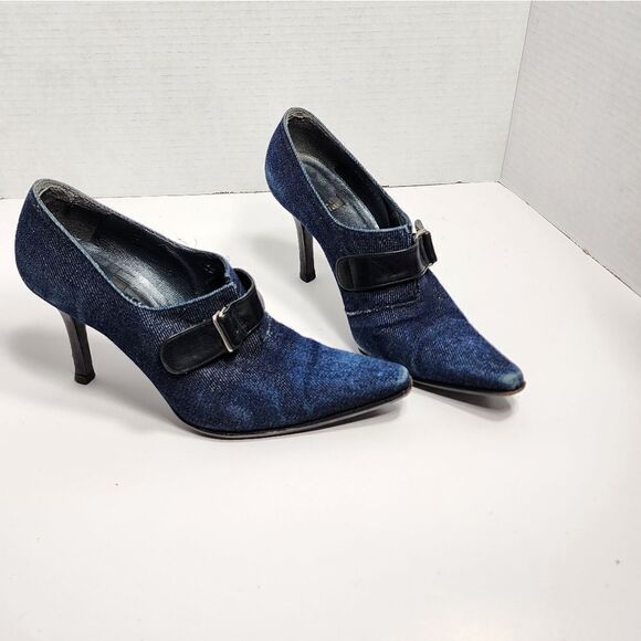 Stuart Weitzman  - Picture 1 of 13